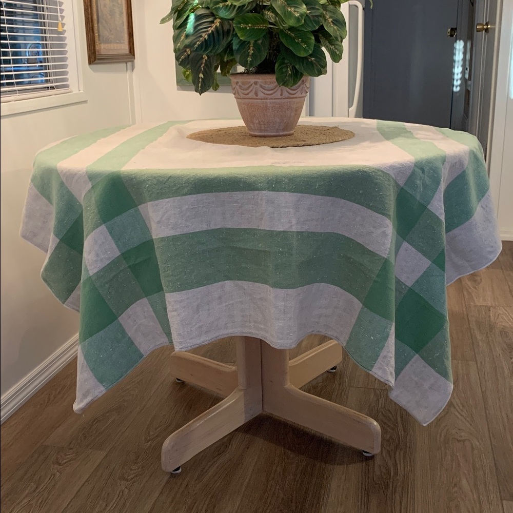 Mother’s Day Rectangle 62” X48”. But Can Work For Any Size Table. Green & Linen